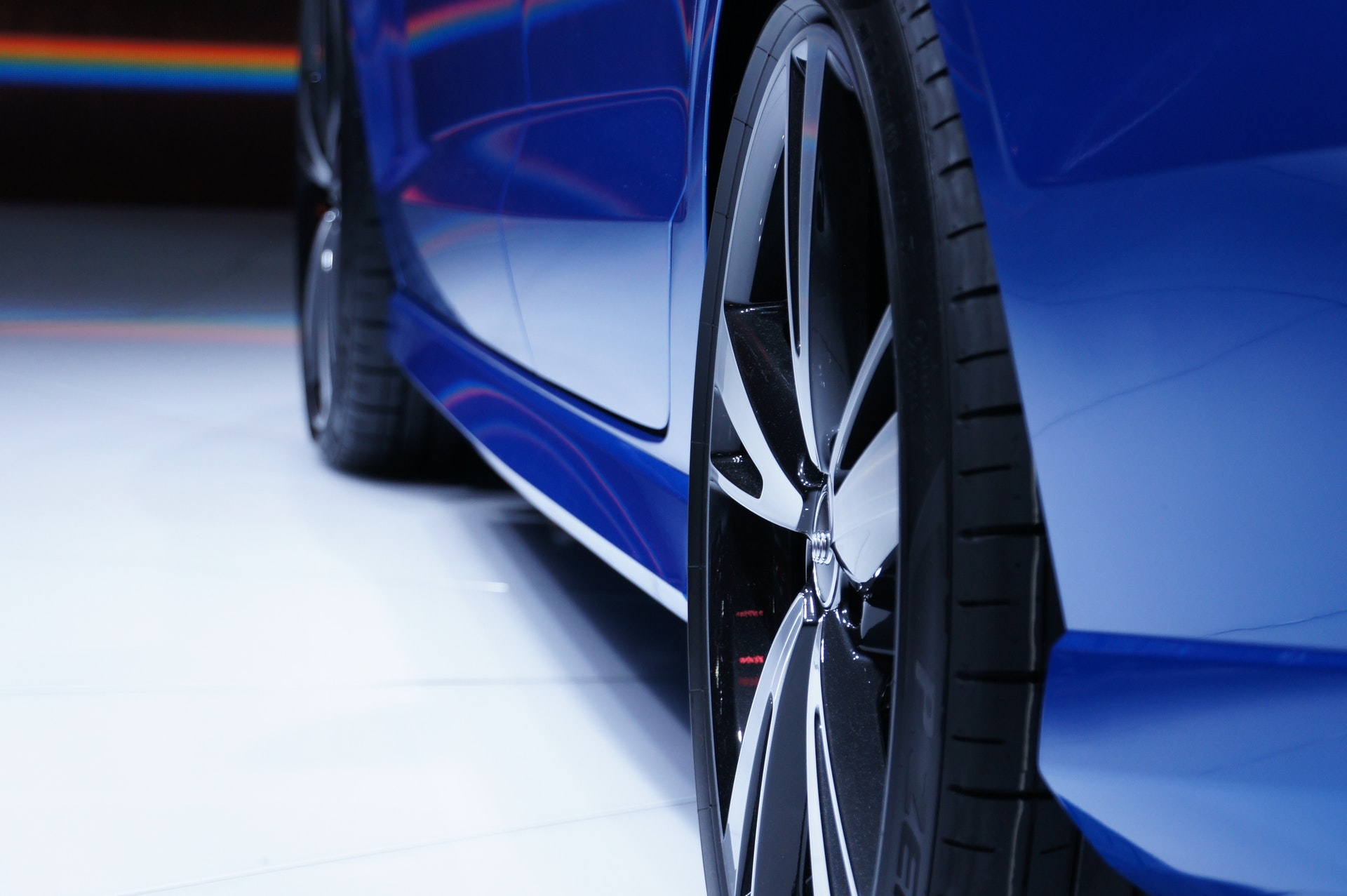 Effacer rayures voiture: Réparation voiture - Atténuer une rayure sur sa  carrosserie 